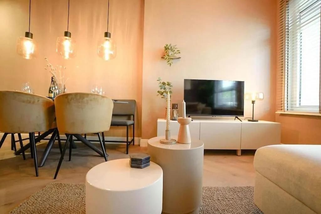 Haya Beachhouse - King The Hague